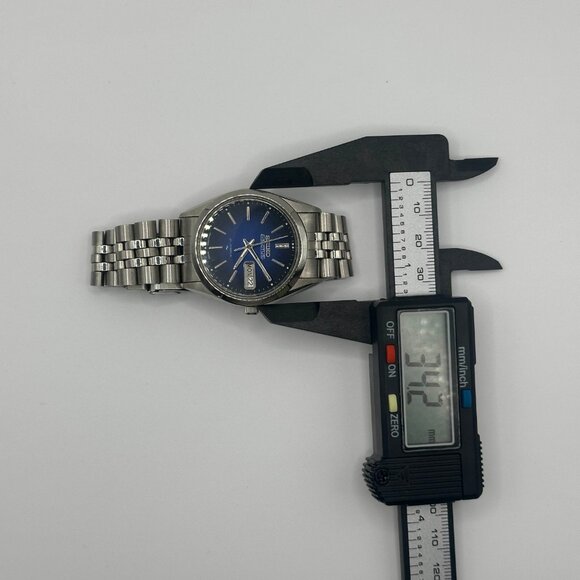 Vintage Seiko 5 Actus 21 Jewels Day Date Wrist Watch 6309-546A New Old Stock - Picture 7 of 7